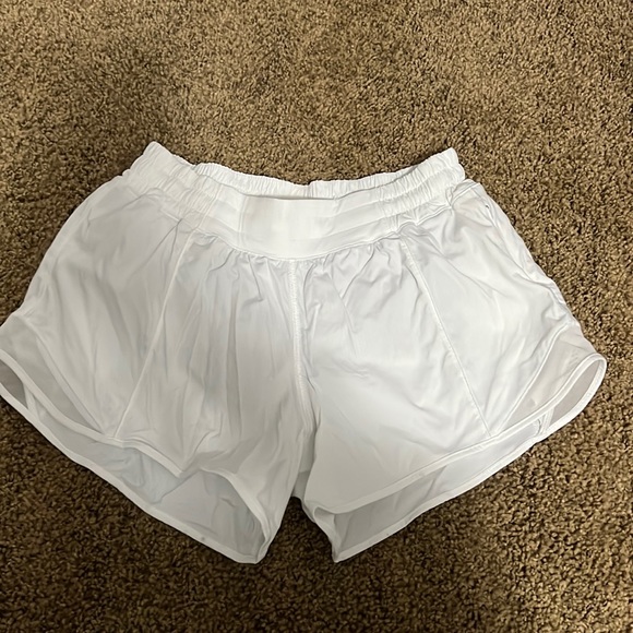 lululemon athletica Pants - Lululemon Hotty Hot Low-Rise Lined Shorts 4”